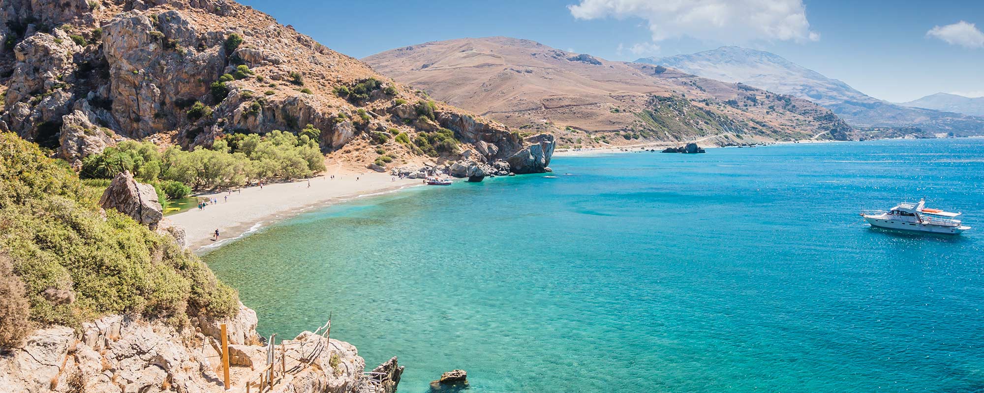 Drohnenaufnahme vom venizianischen Hafen von Rethimno auf Kreta mit Blick auf den Leuchtturm